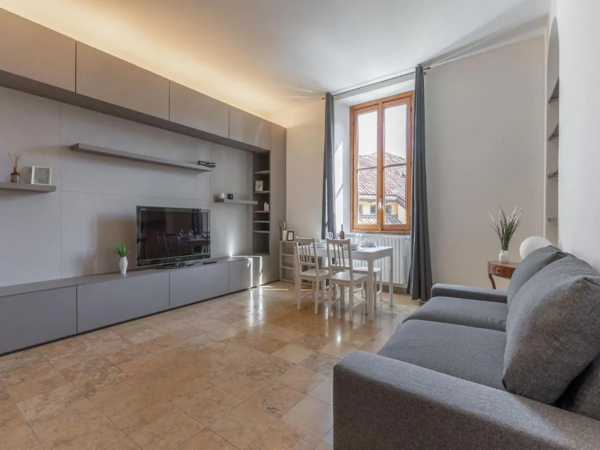 The Best Rent - Modern Two-Bedroom Apartment Near Navigli Mailand