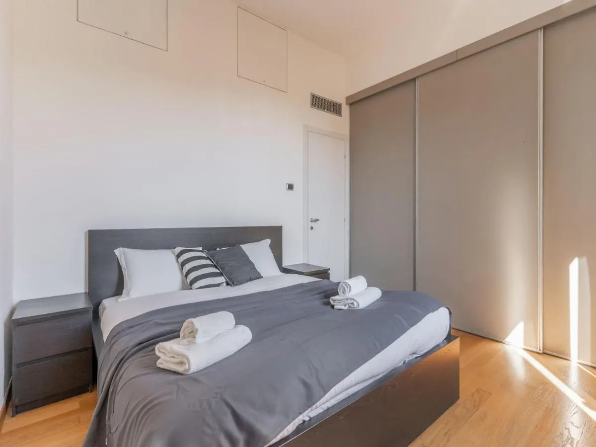 The Best Rent - Modern Two-Bedroom Apartment Near Navigli Milan Italy