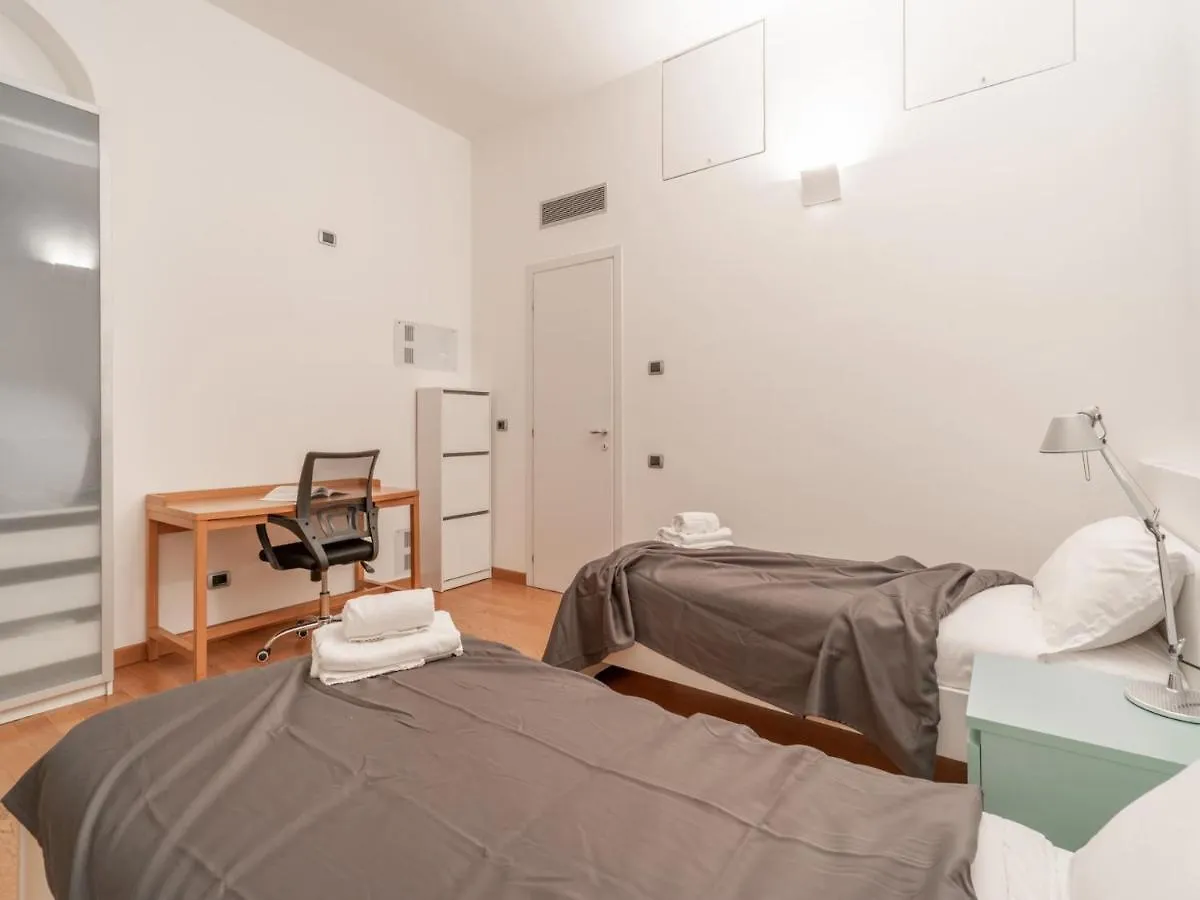 The Best Rent - Modern Two-Bedroom Apartment Near Navigli Milan