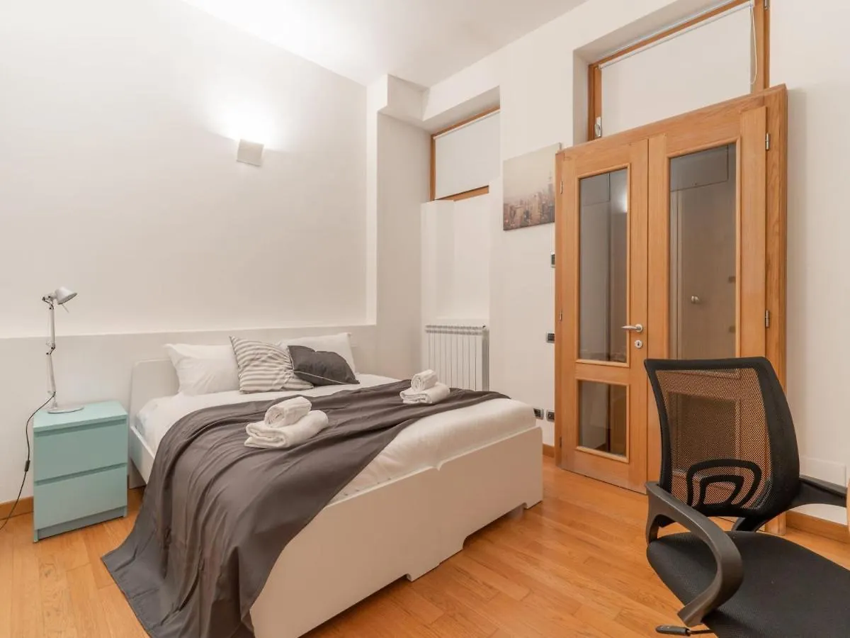 The Best Rent - Modern Two-Bedroom Apartment Near Navigli Milan