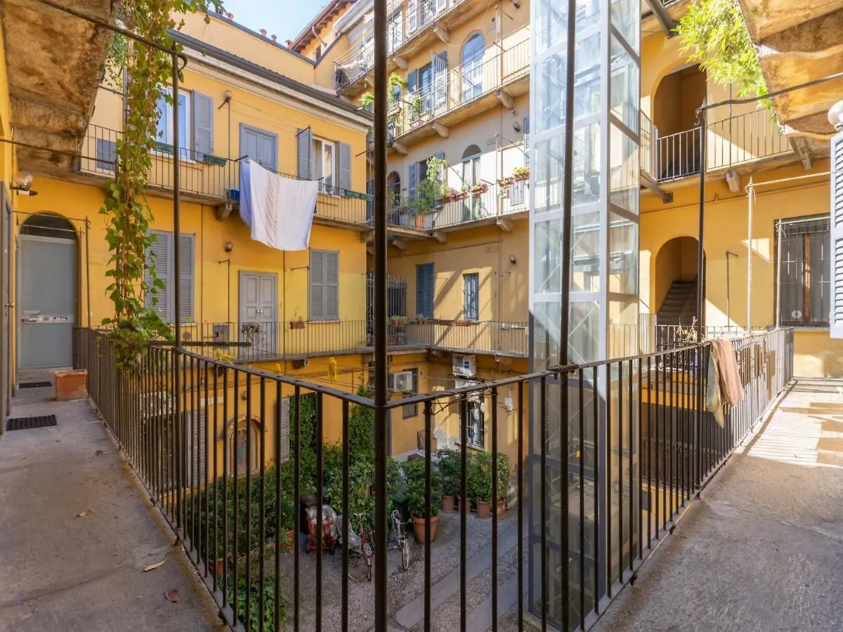 The Best Rent - Modern Two-Bedroom Apartment Near Navigli Milan Italy